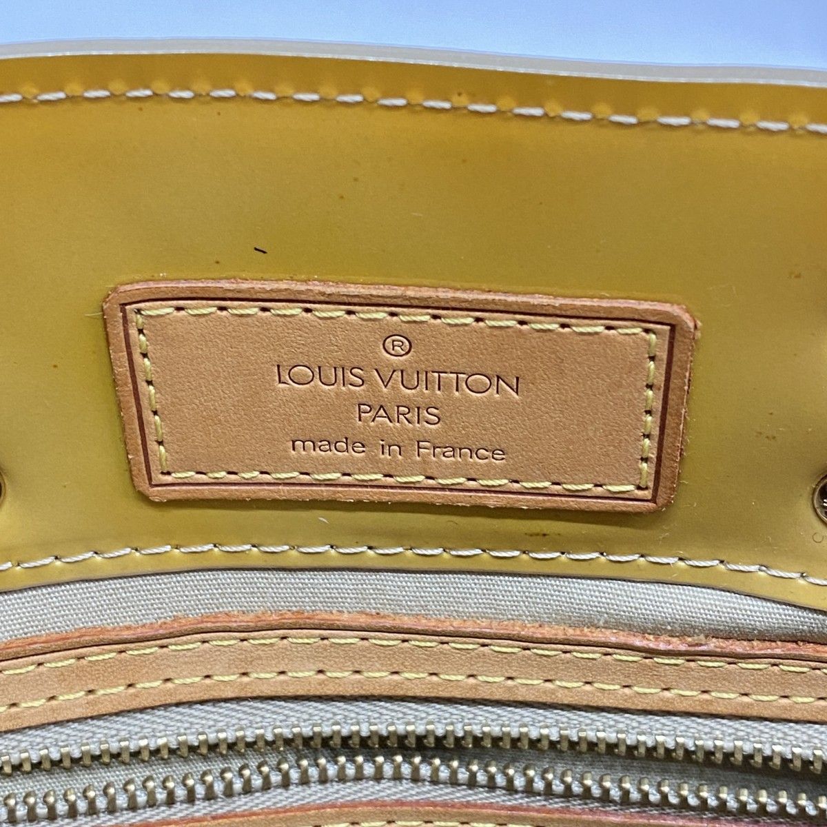 Louis Vuitton Handbag Vernis Reed PM Beige — view 5