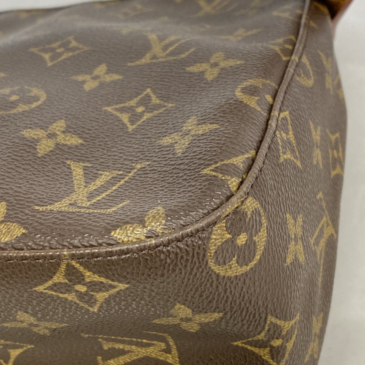Louis Vuitton Shoulder Bag Monogram Looping MM Brown — view 6