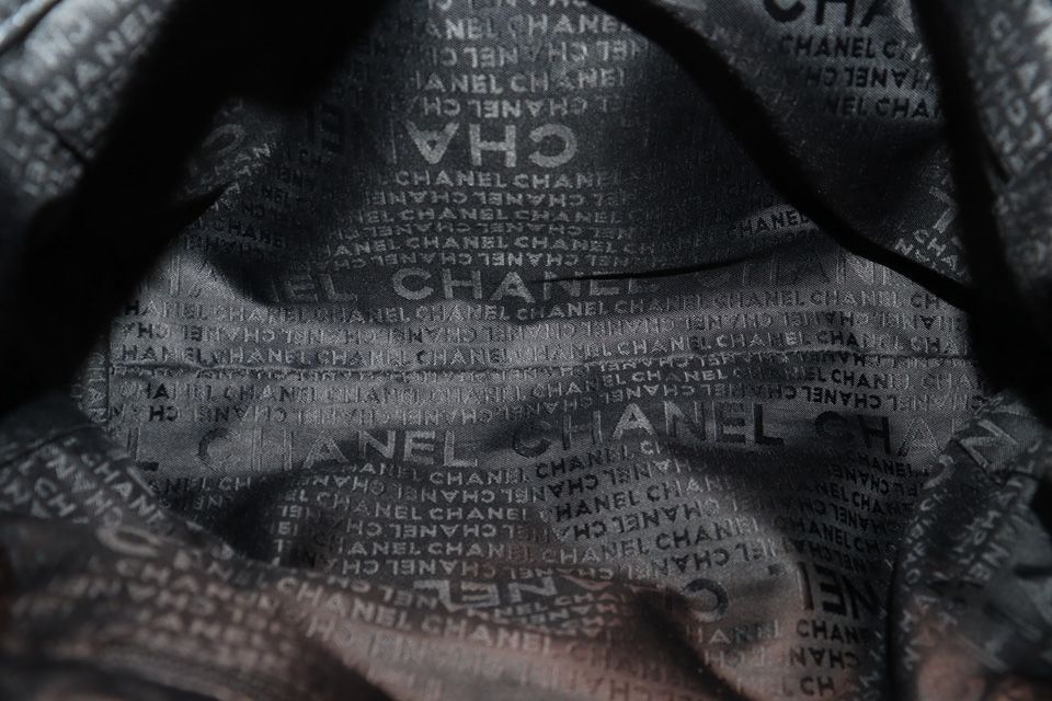 Chanel Bicolor Lambskin Shoulder Bag — view 7