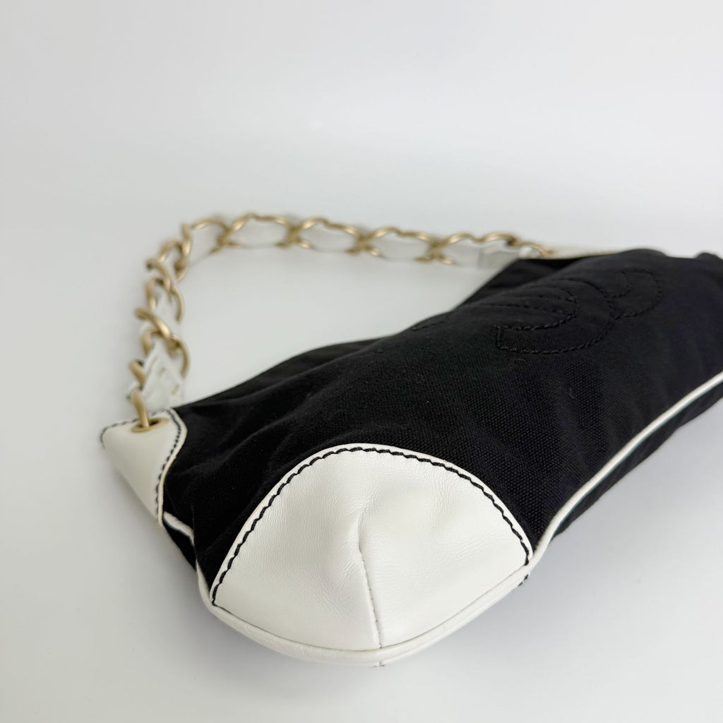 Chanel CC Logo Chain Shoulder Bag Canvas Leather Black White Gold Vintage — view 8