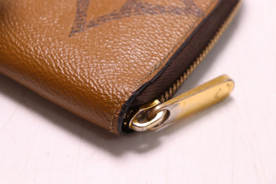 Louis Vuitton Zippy Wallet Monogram Giant — view 4