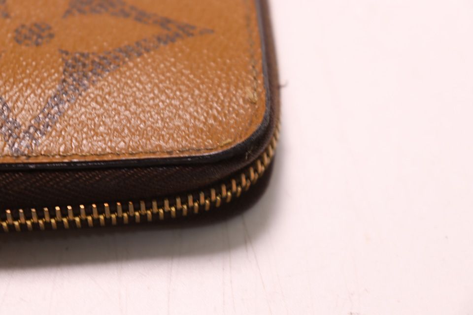 Louis Vuitton Zippy Wallet Monogram Giant — view 7