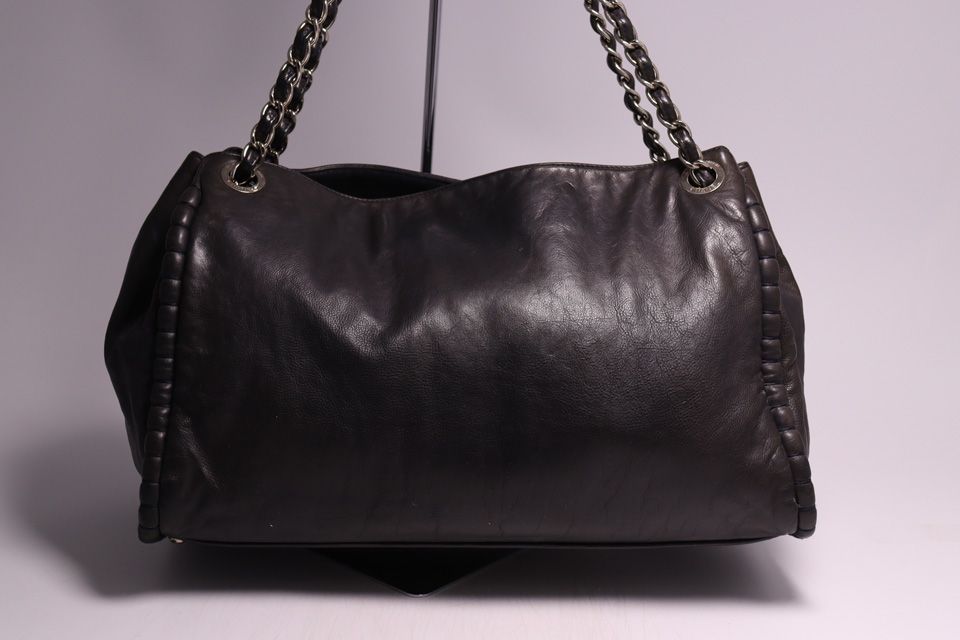 Chanel Leather Shoulder Bag — view 2