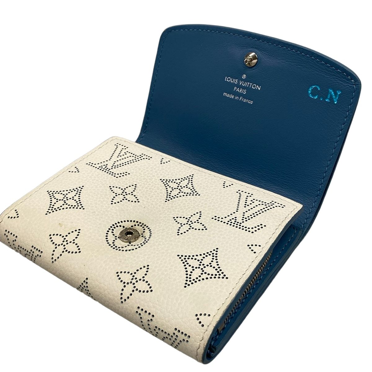 Louis Vuitton Bifold Wallet Mahina Portefeuille Iris Compact Snow Initial — view 3