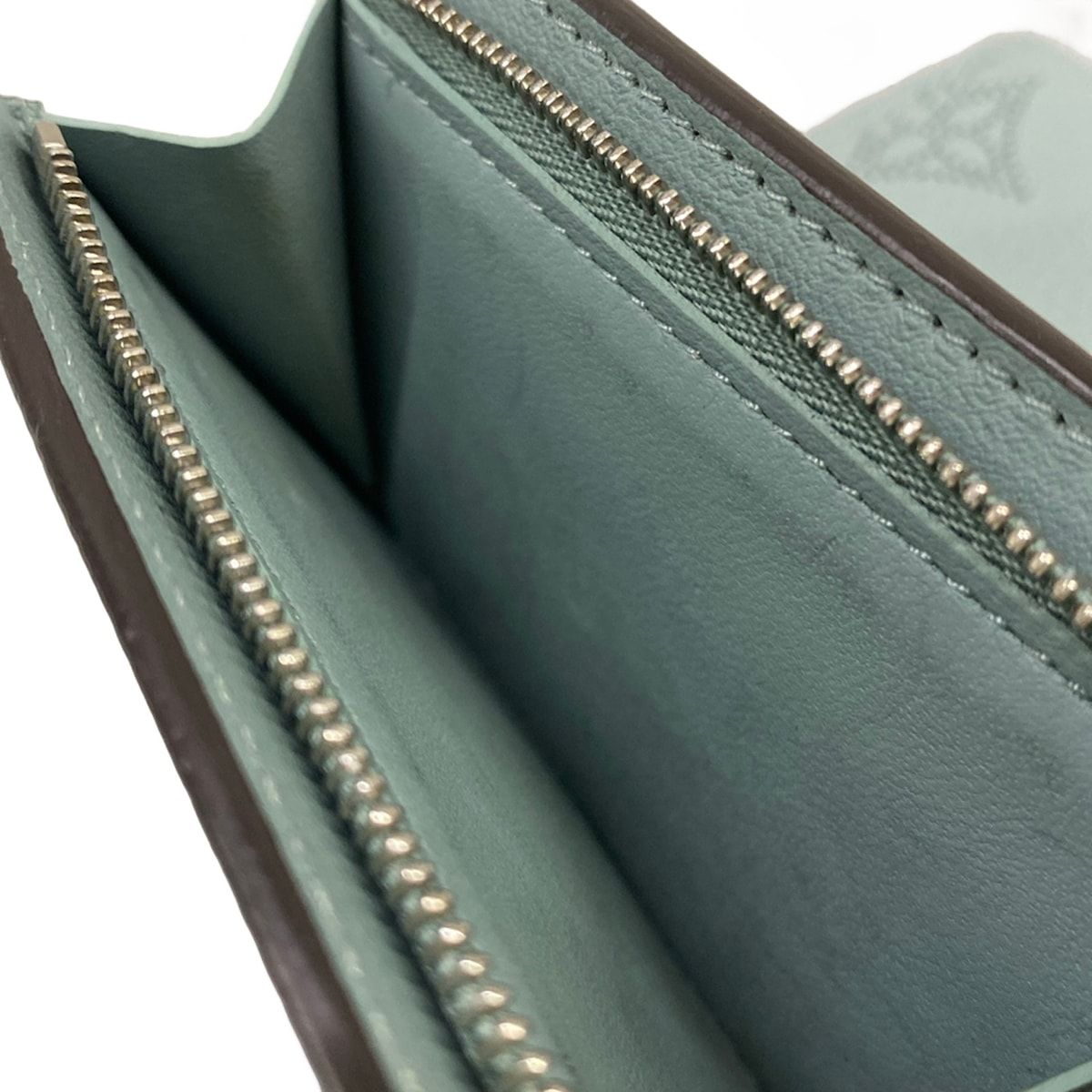 Louis Vuitton Trifold Wallet Mahina Portefeuille Iris XS Vert Lagune Initial — view 4