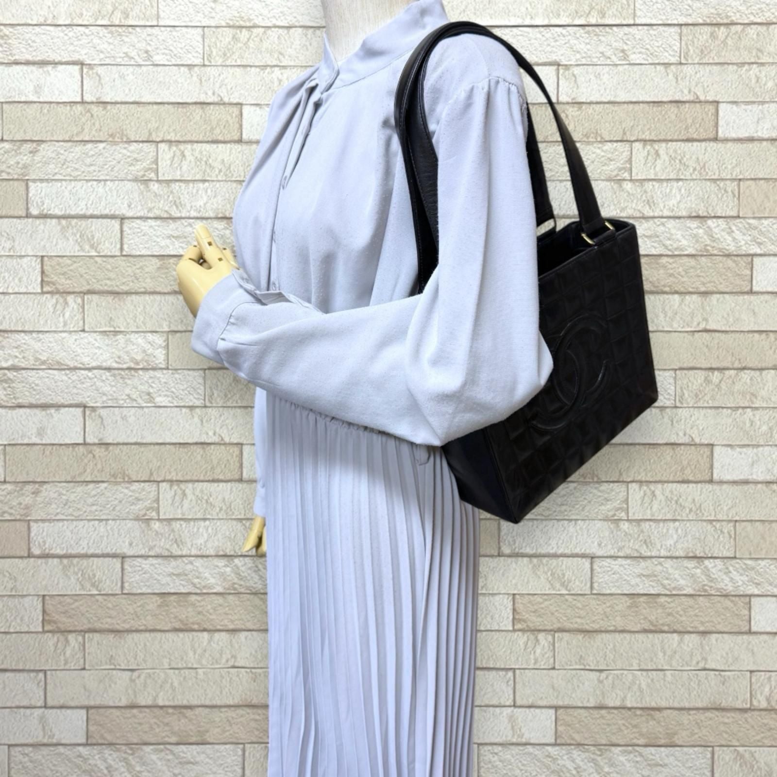Chanel Choco Bar Tote Lambskin Black — view 2
