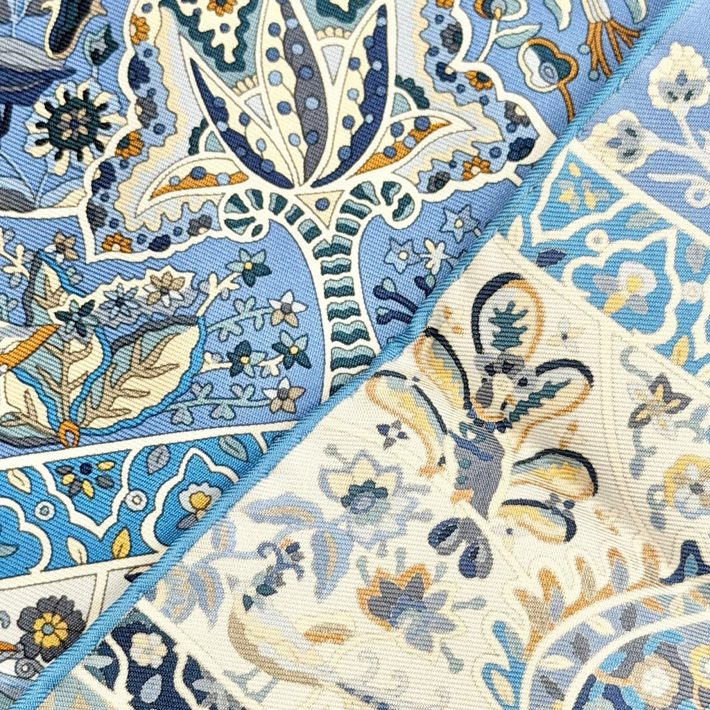 Hermes Au Pays Des Oiseaux Fleurs in the Land of Blooming Birds 100% Silk Bleu — view 3
