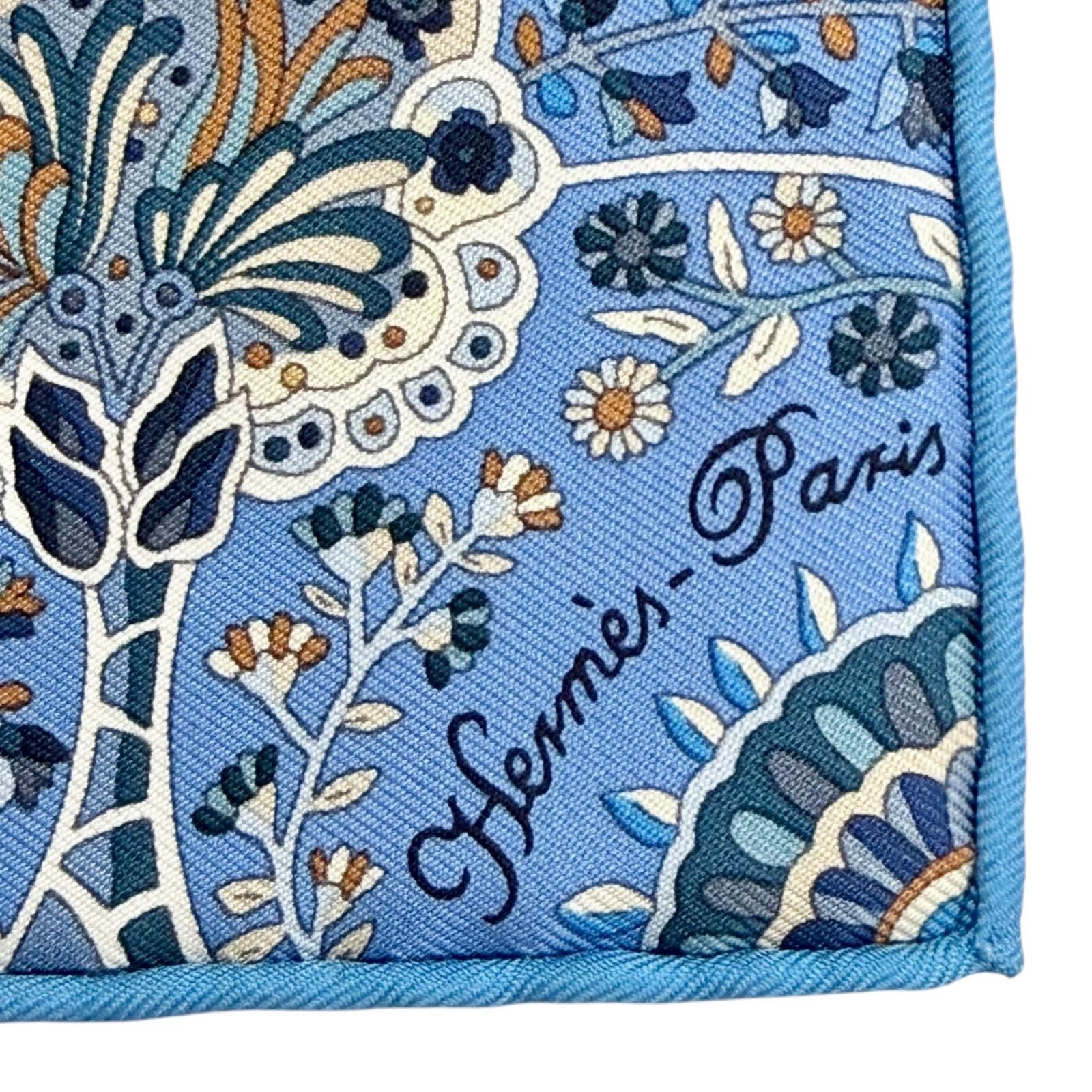 Hermes Au Pays Des Oiseaux Fleurs in the Land of Blooming Birds 100% Silk Bleu — view 5