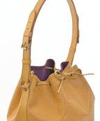 Louis Vuitton Shoulder Bag — view 4