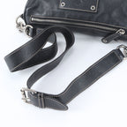 Gucci Crest Leather Shoulder Bag Crossbody Messenger Black — view 2