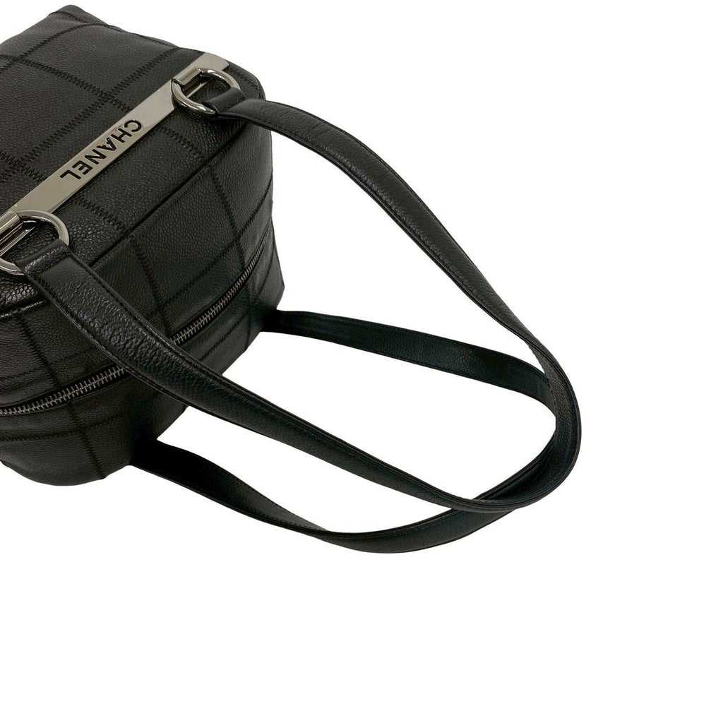 Chanel And Choco Bar Caviar Leather Shoulder Bag Black — view 4