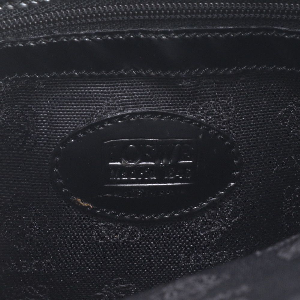 Loewe Anagram Leather Shoulder Bag Hand — view 9