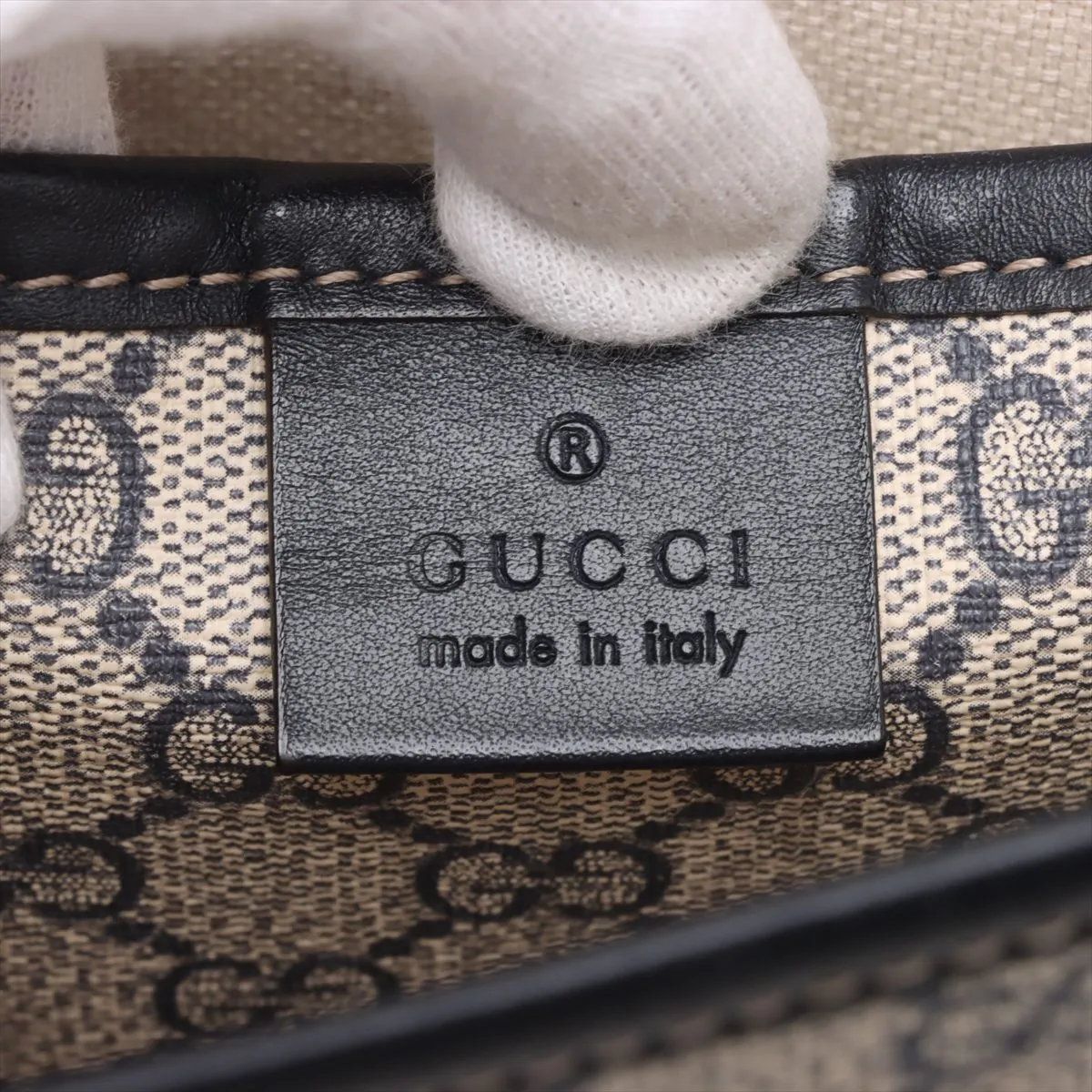 Gucci GG Supreme Leather Shoulder Bag Crossbody Messenger Business — view 8