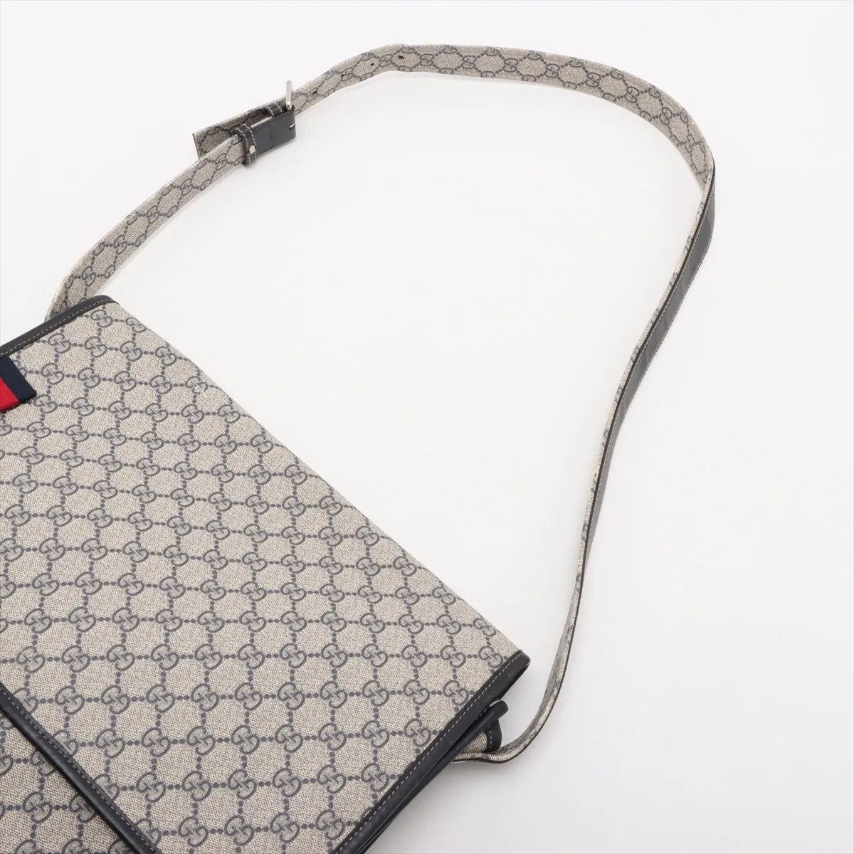 Gucci GG Supreme Leather Shoulder Bag Crossbody Messenger Business — view 5