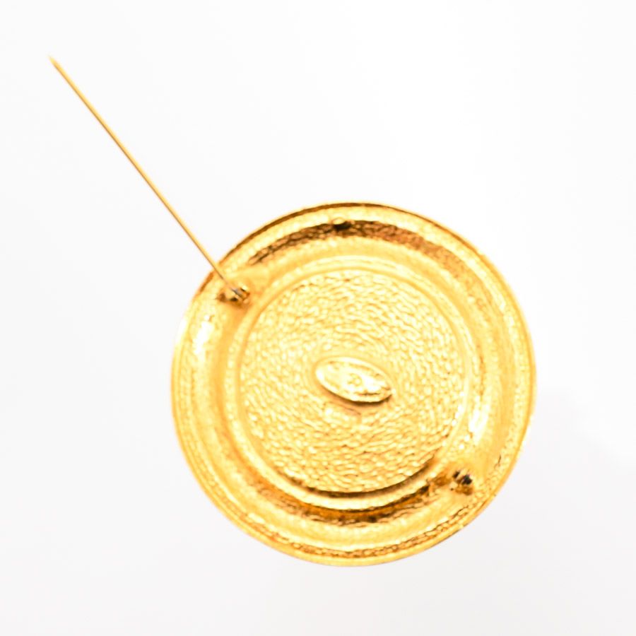 Chanel Brooch Gold