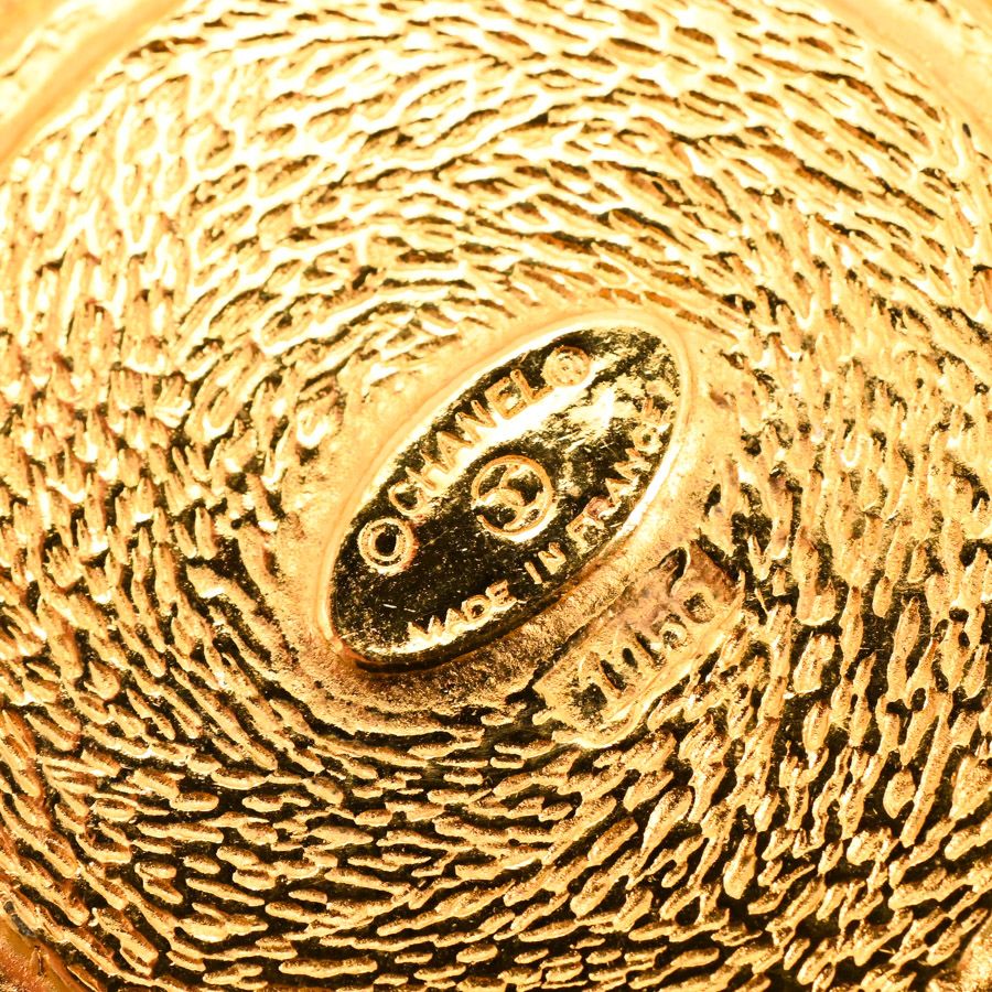 Chanel Brooch Gold