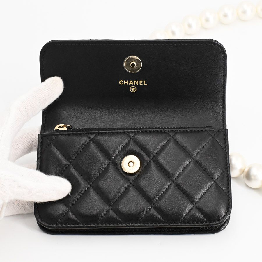 Chanel Chain Wallet Mini Pearl Shoulder — view 4