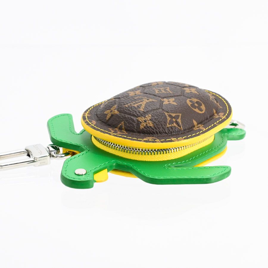 Louis Vuitton Charm LV Turtle Keychain — view 3