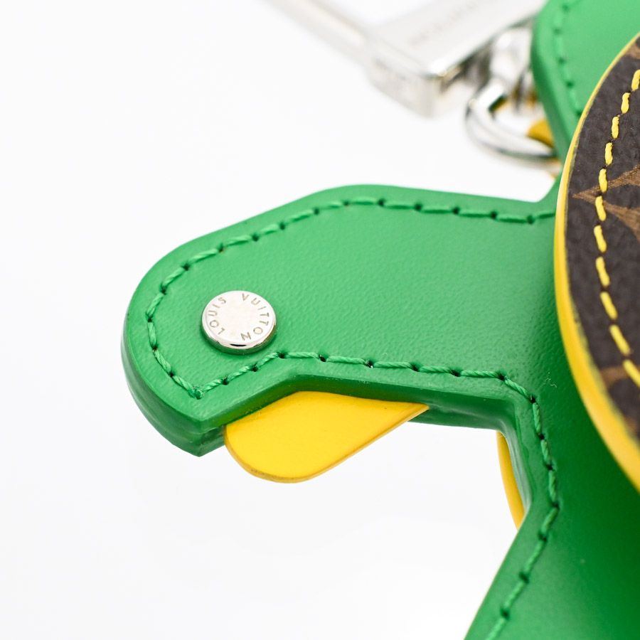 Louis Vuitton Charm LV Turtle Keychain — view 2