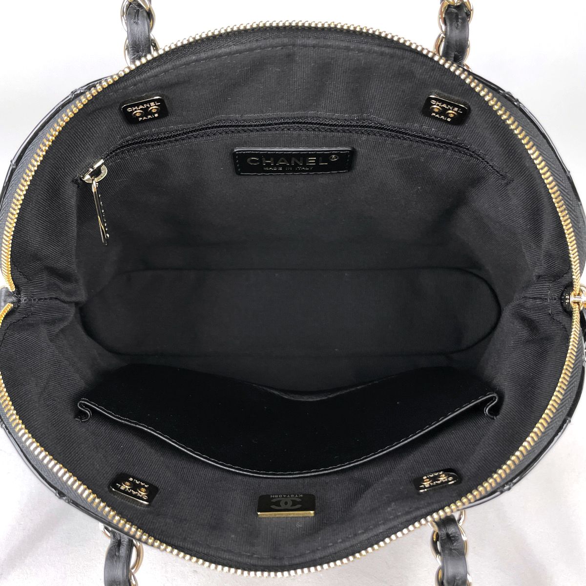 Chanel CC Logo Handbag Chain 2-Way Patent Patent Leather Black — view 6