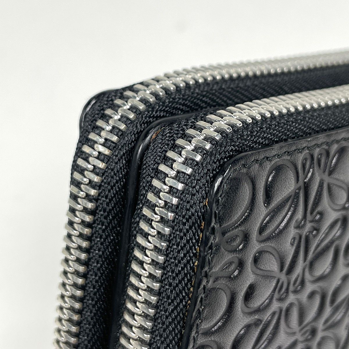 Loewe Anagram Zip Around Wallet Double Zipper Leather Black — view 4