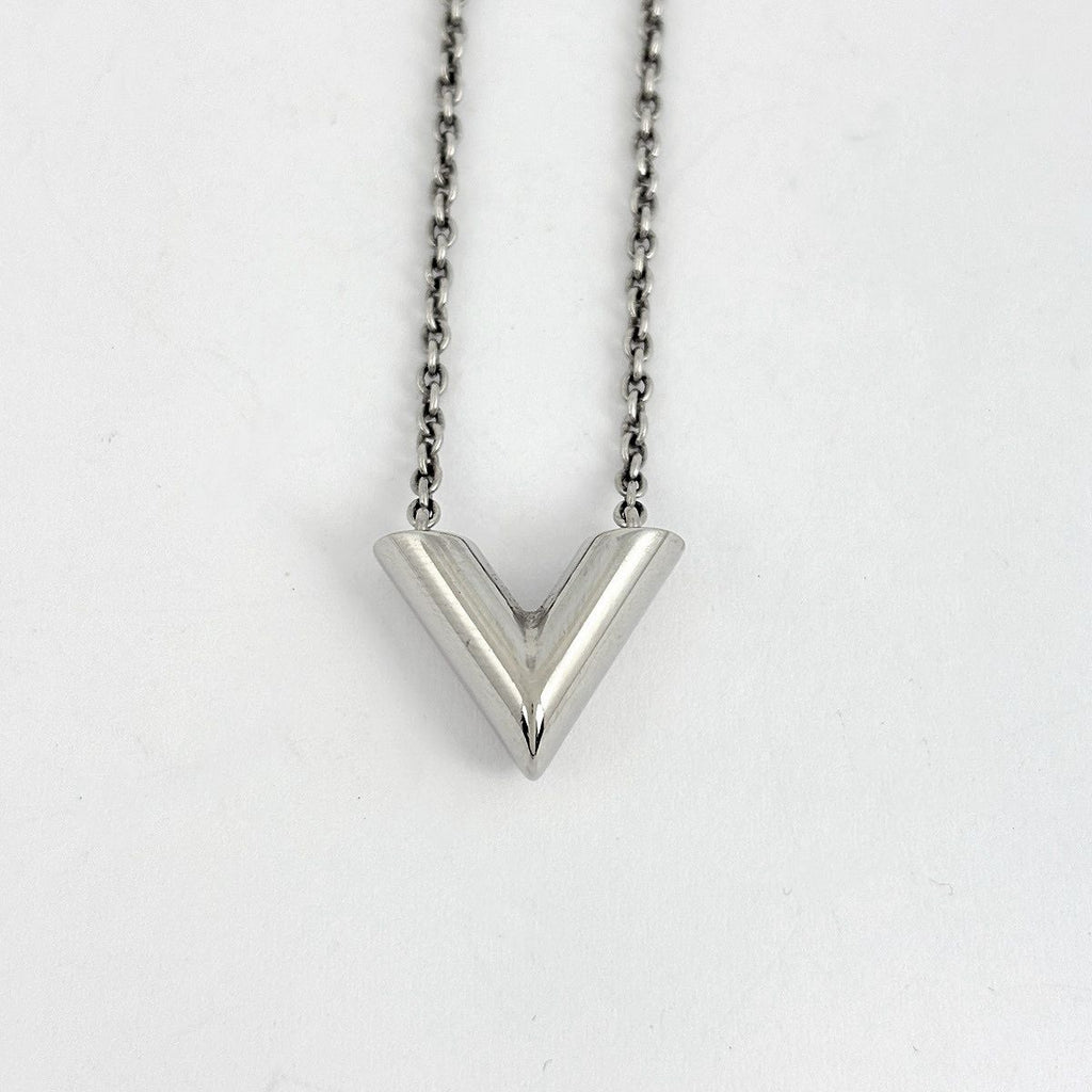 Louis Vuitton Essential Necklace Silver Plated — view 2