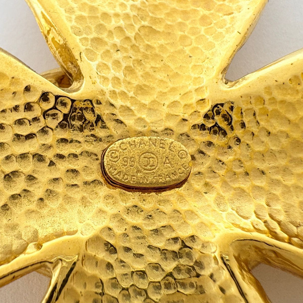 Chanel CC Logo Brooch Gold Plated — view 5