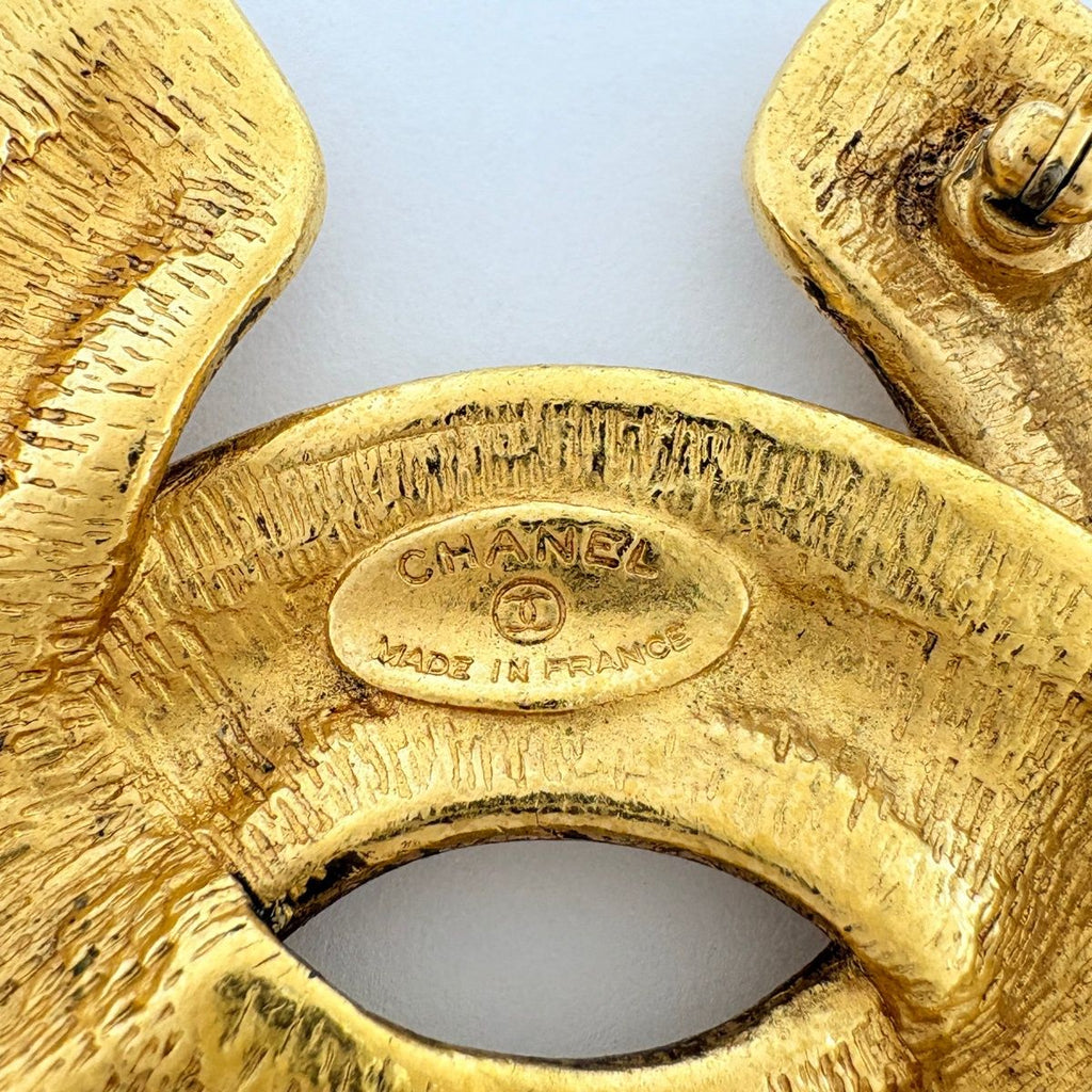 Chanel CC Logo Brooch Quilted Gold Plated — view 5