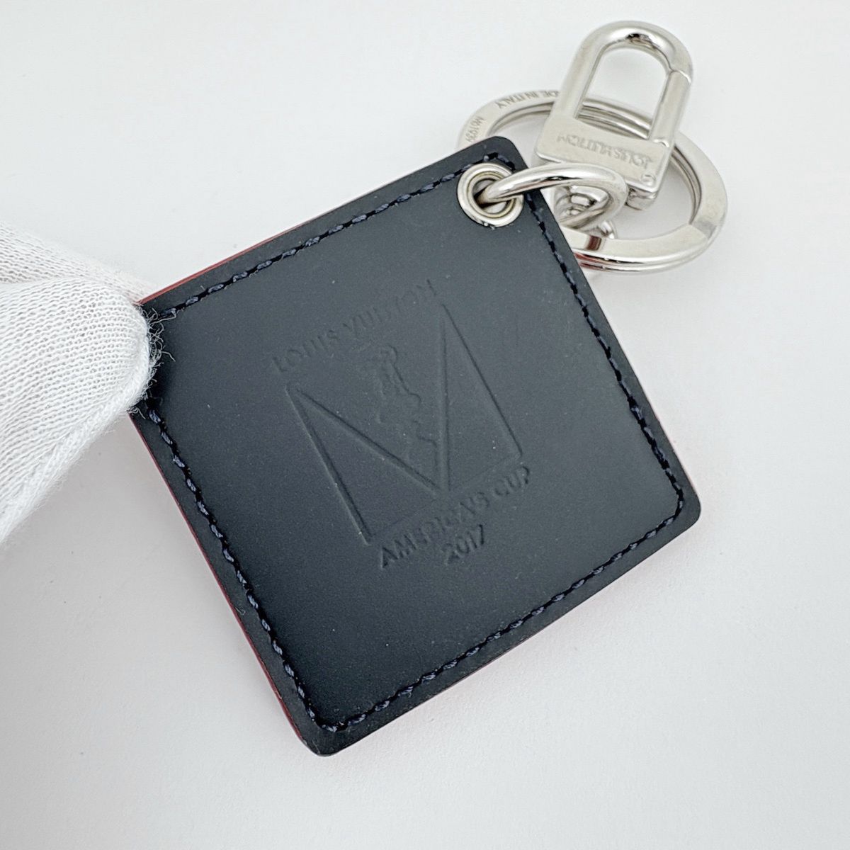 Louis Vuitton Porte Cles Illustre Latitude American Cup Key Holder Metal Damier — view 4
