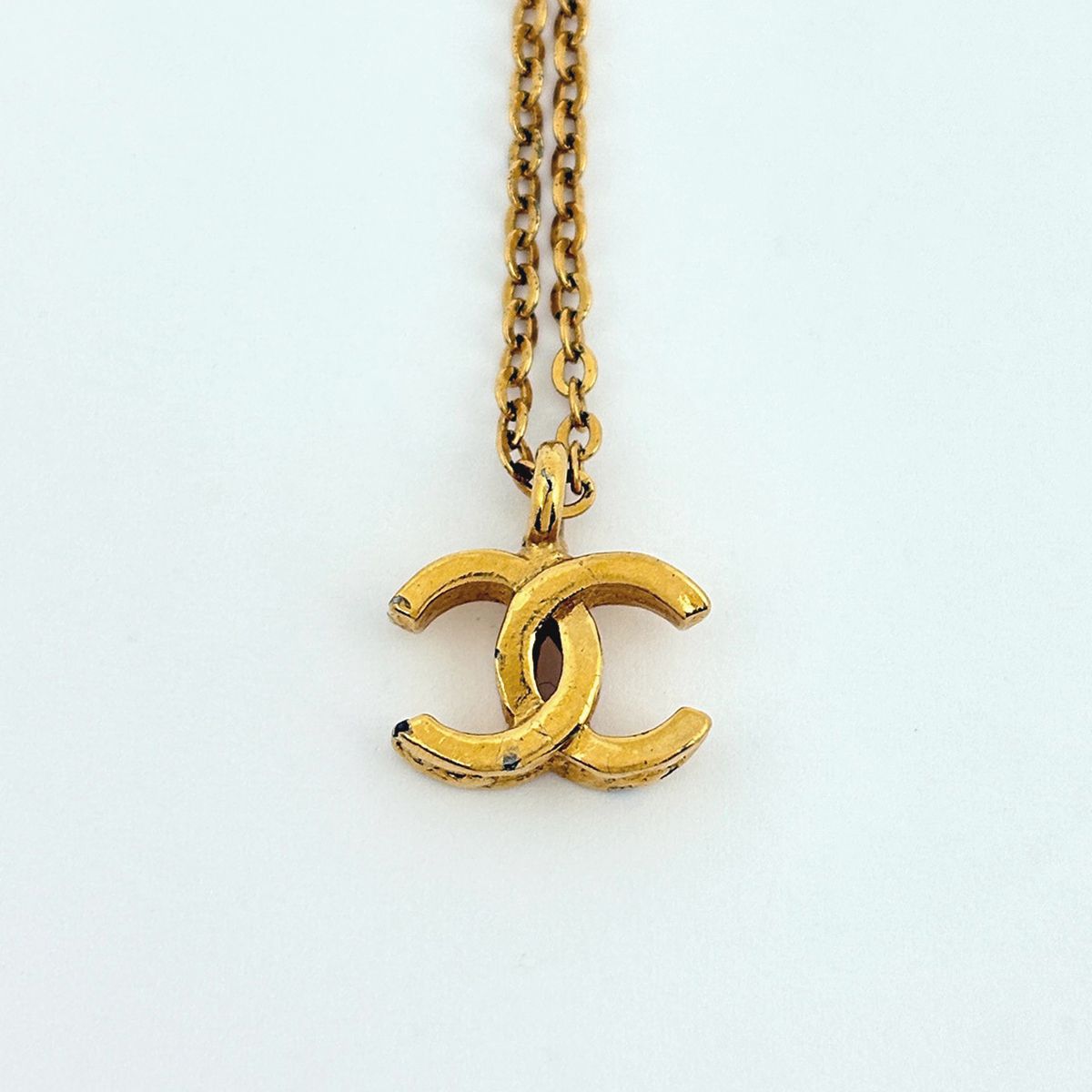 Chanel CC Logo Necklace Gold Plated — view 2