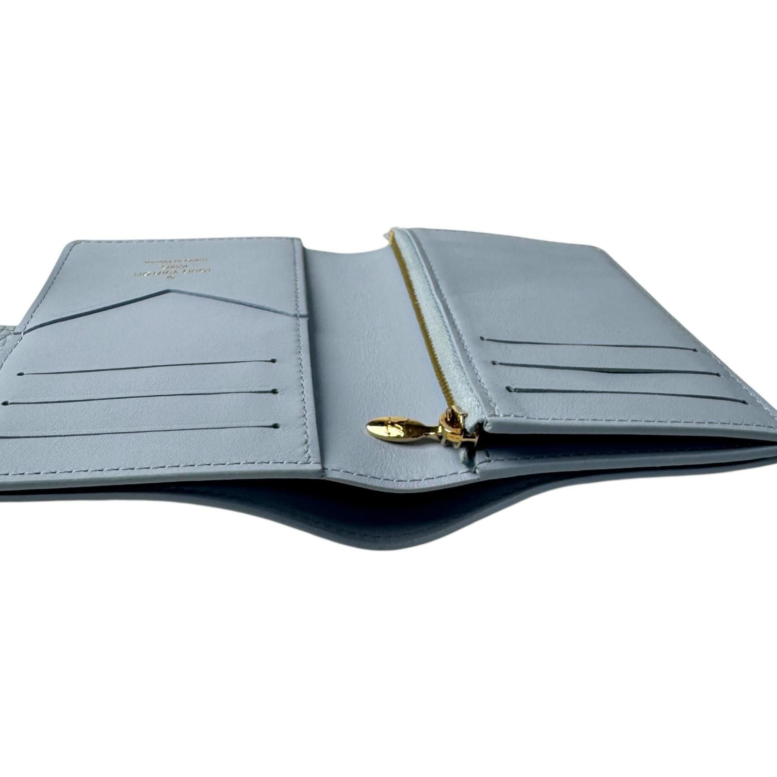 Louis Vuitton Vertical Compact Wallet Capucines Bifold — view 6
