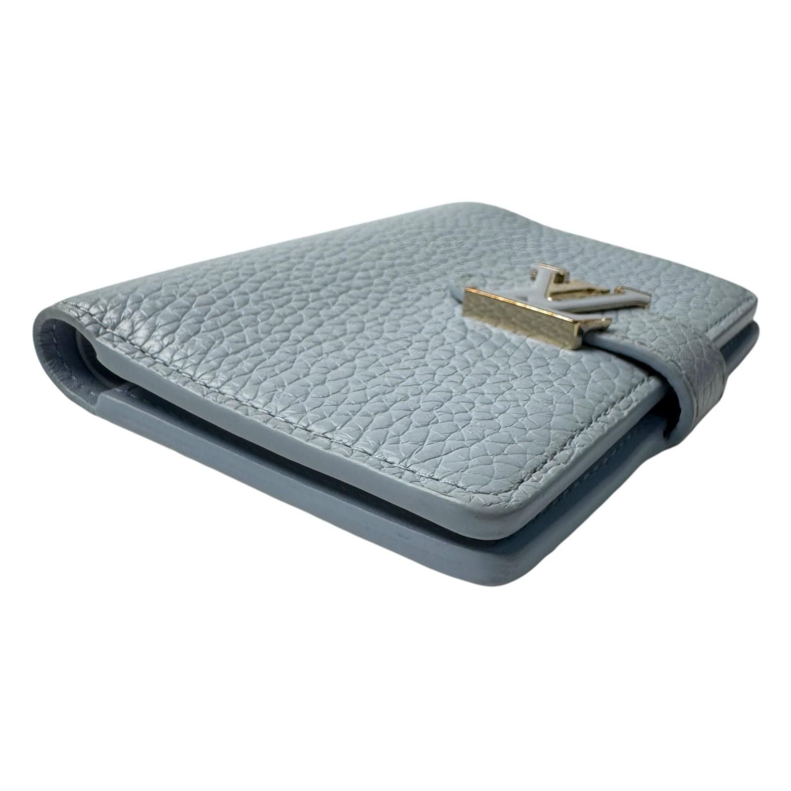 Louis Vuitton Vertical Compact Wallet Capucines Bifold — view 3