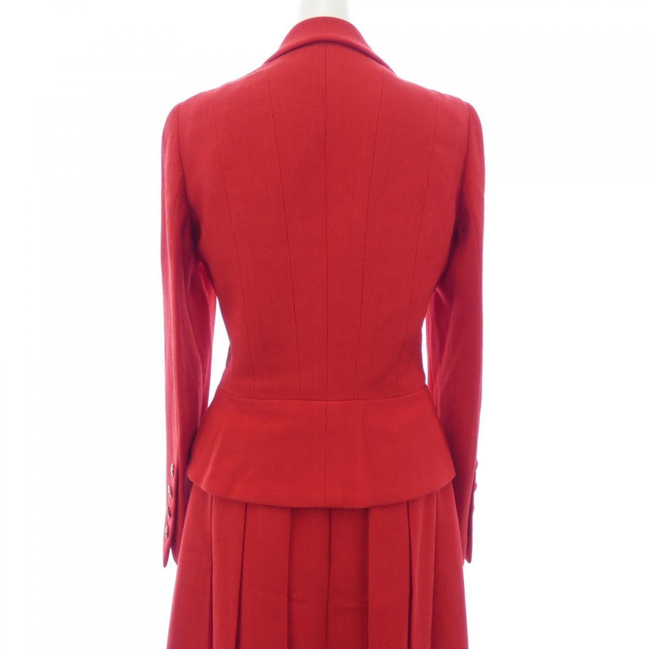 Chanel Vintage Suit — view 2