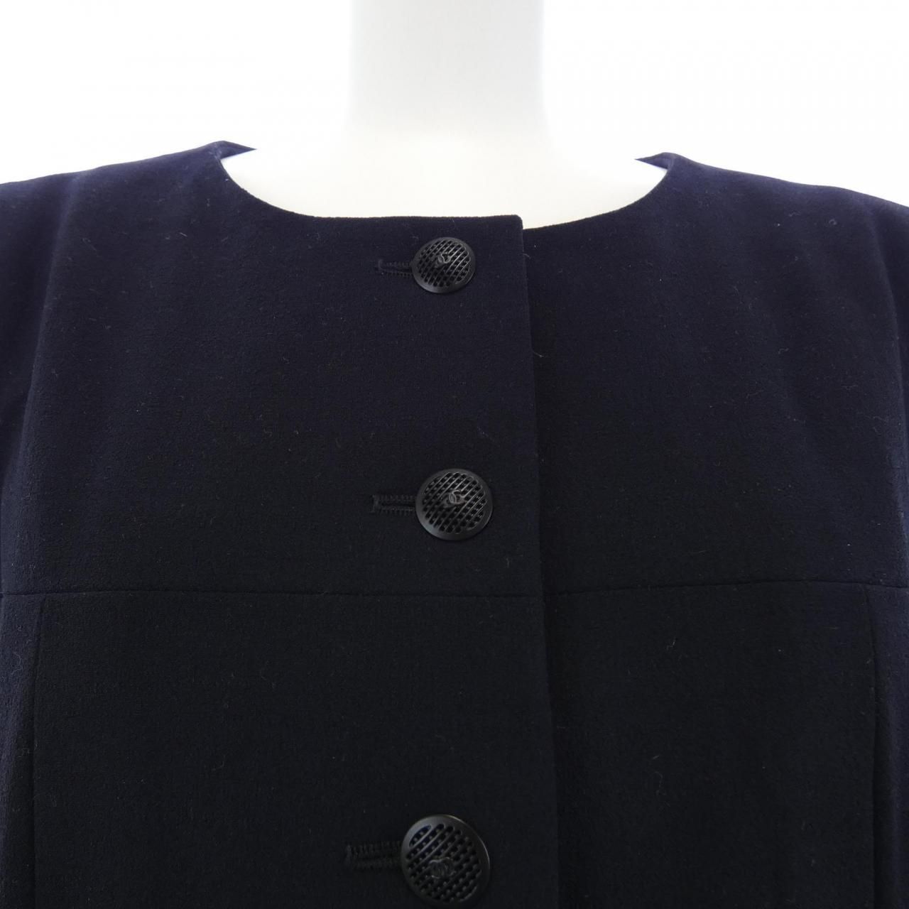 Chanel Vintage Collarless Jacket — view 5