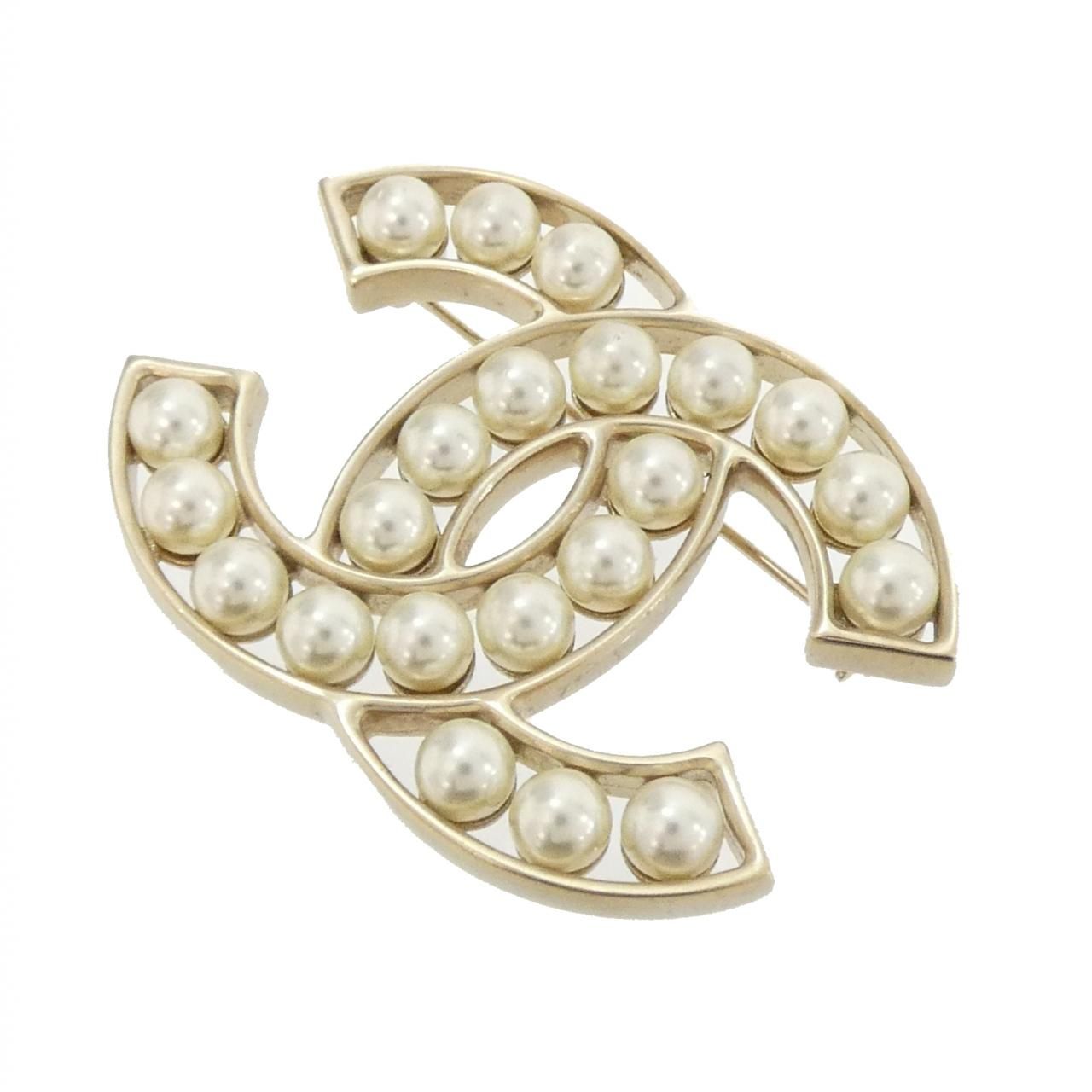Chanel Brooch Gold