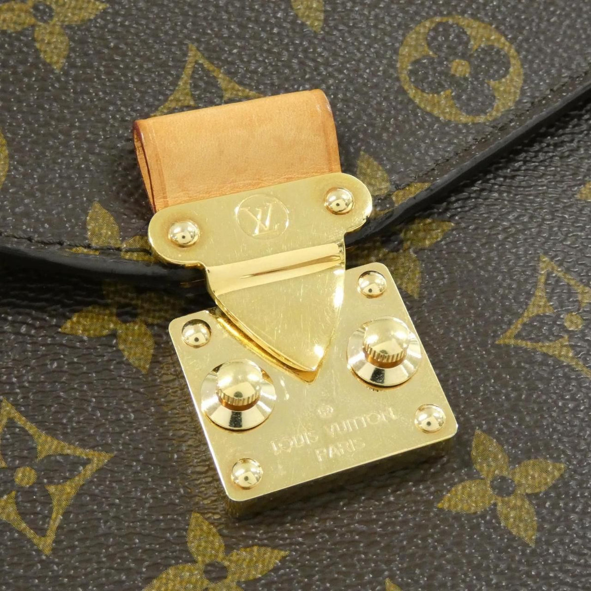 Louis Vuitton Monogram Pochette Metis MM — view 4