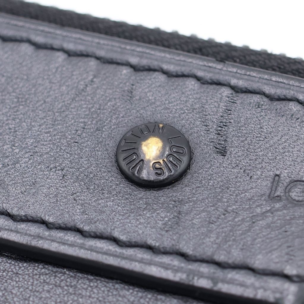 Louis Vuitton Monogram Shadow Discovery Clutch Black — view 8