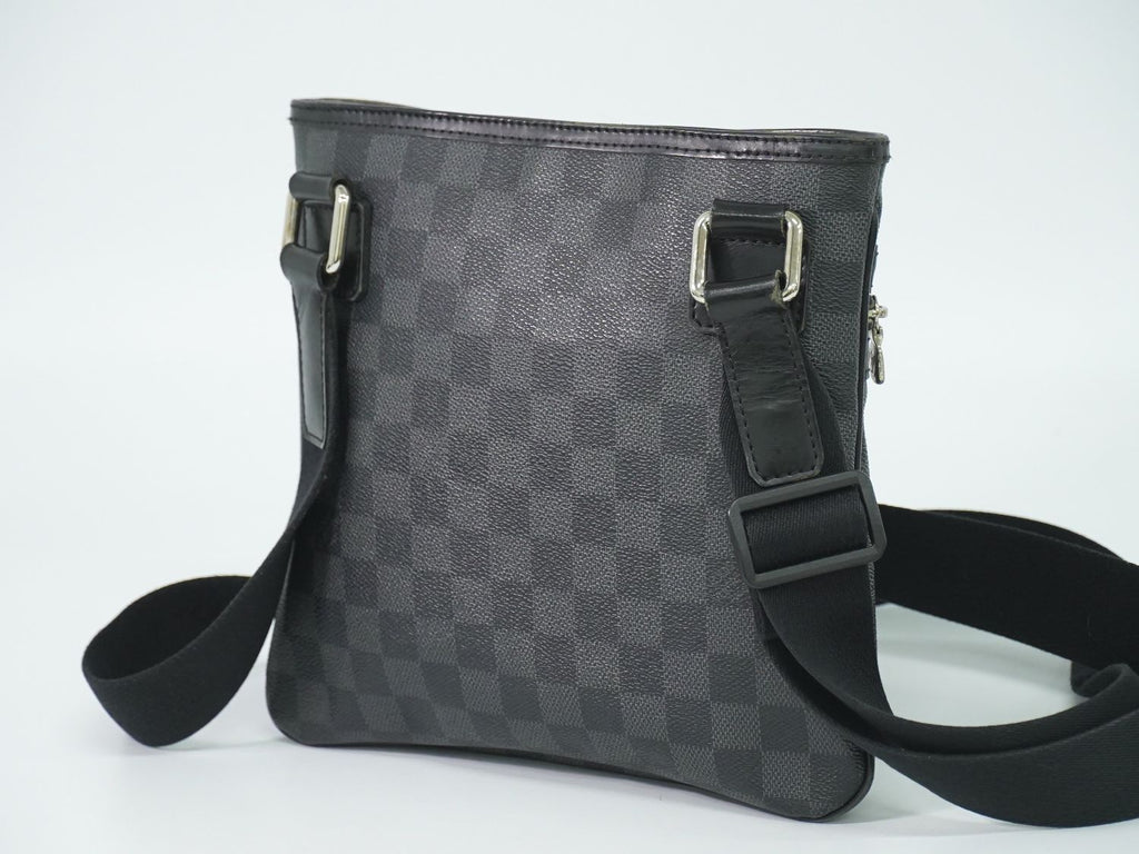 Louis Vuitton LV Thomas Damier Graphite Shoulder Bag Pochette Black Gray — view 2