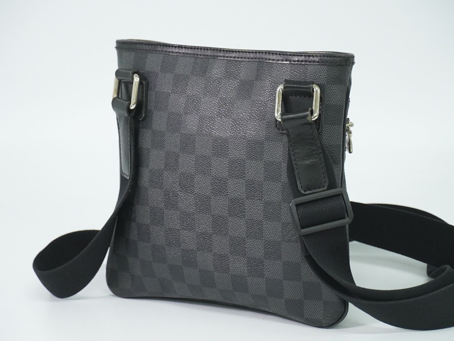 Louis Vuitton LV Thomas Damier Graphite Shoulder Bag Pochette Black Gray — view 2