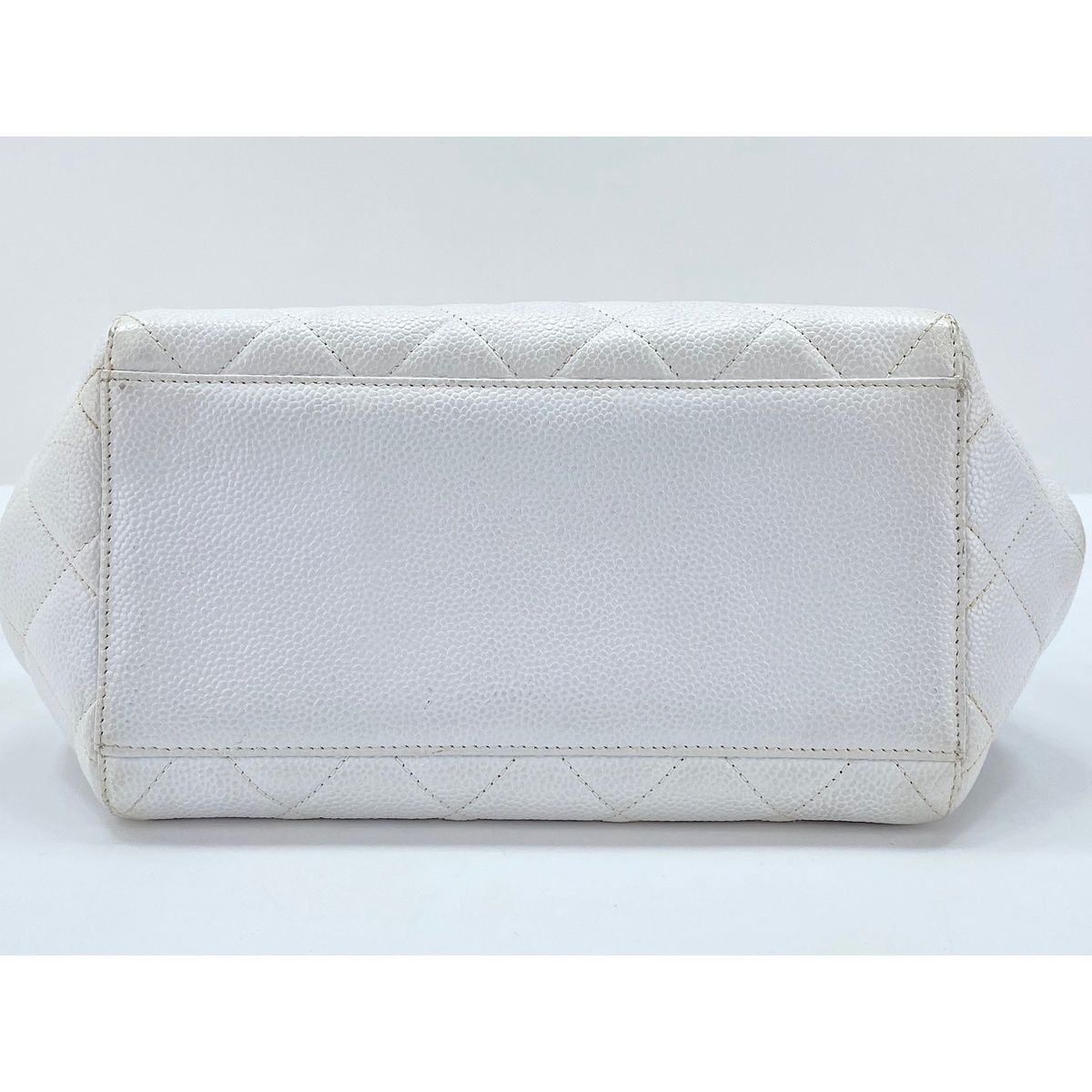 Chanel Shoulder Bag Caviar Leather Quilted — view 5