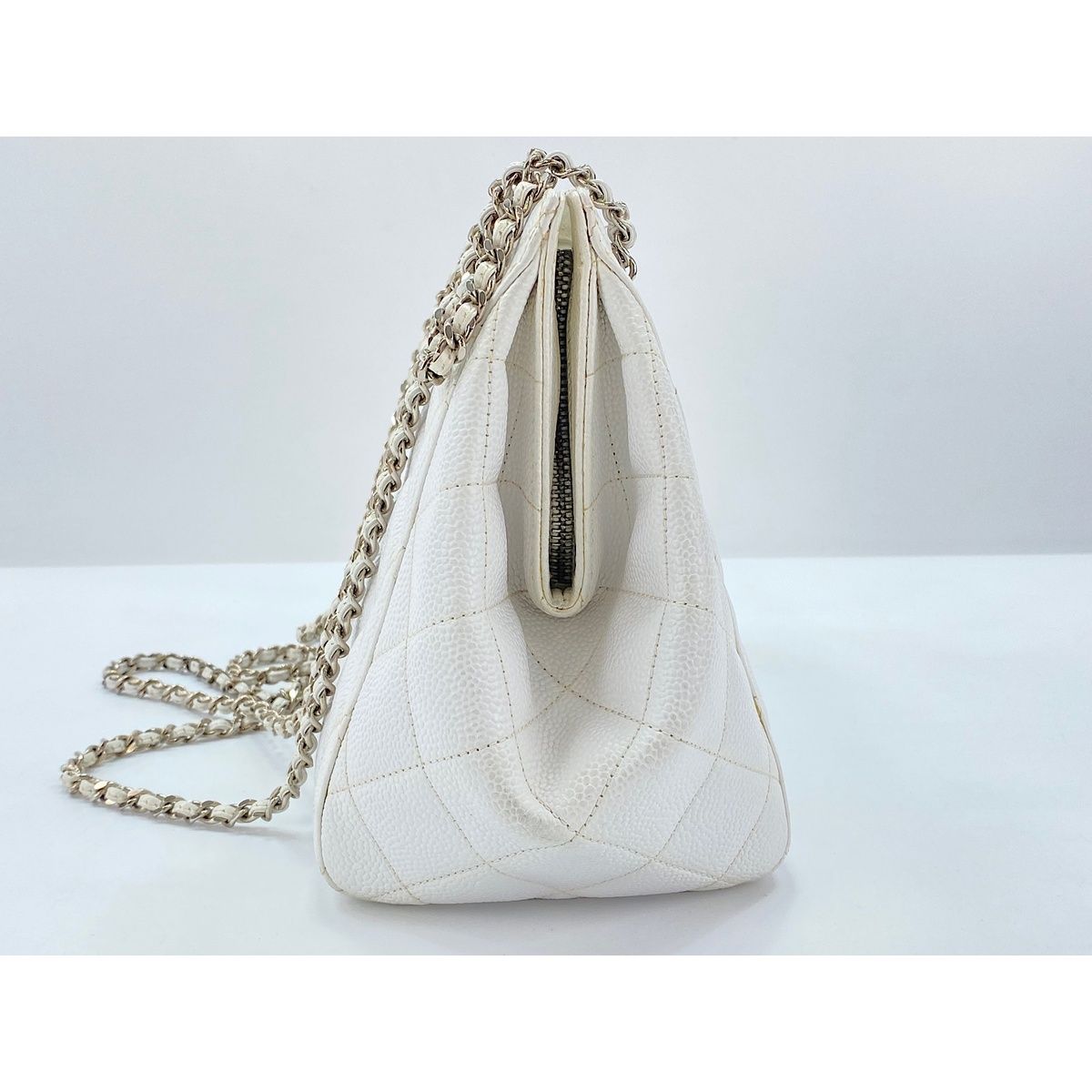 Chanel Shoulder Bag Caviar Leather Quilted — view 4