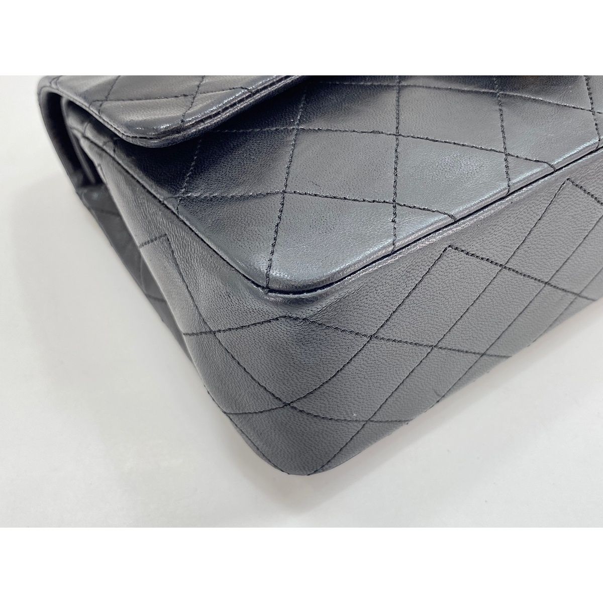 Chanel Shoulder Bag Lambskin Quilted 25 — view 6