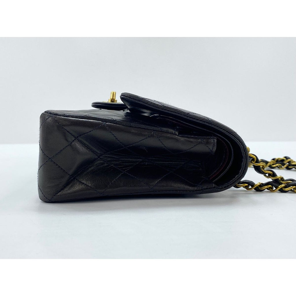 Chanel Shoulder Bag Lambskin Quilted 25 — view 5
