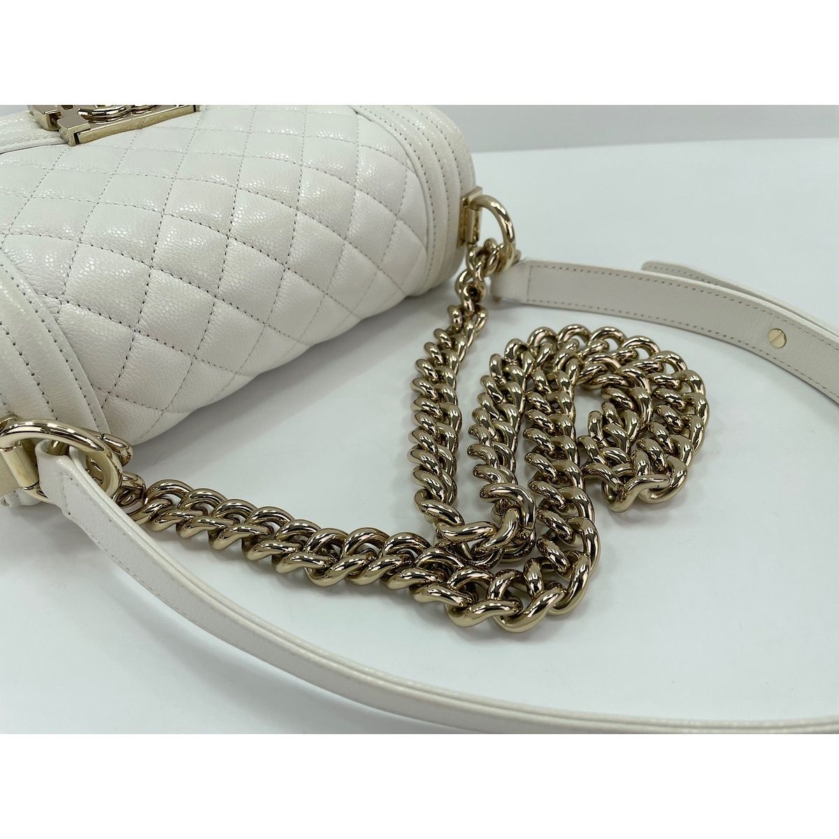 Chanel Shoulder Bag Caviar Leather Boy Small — view 9