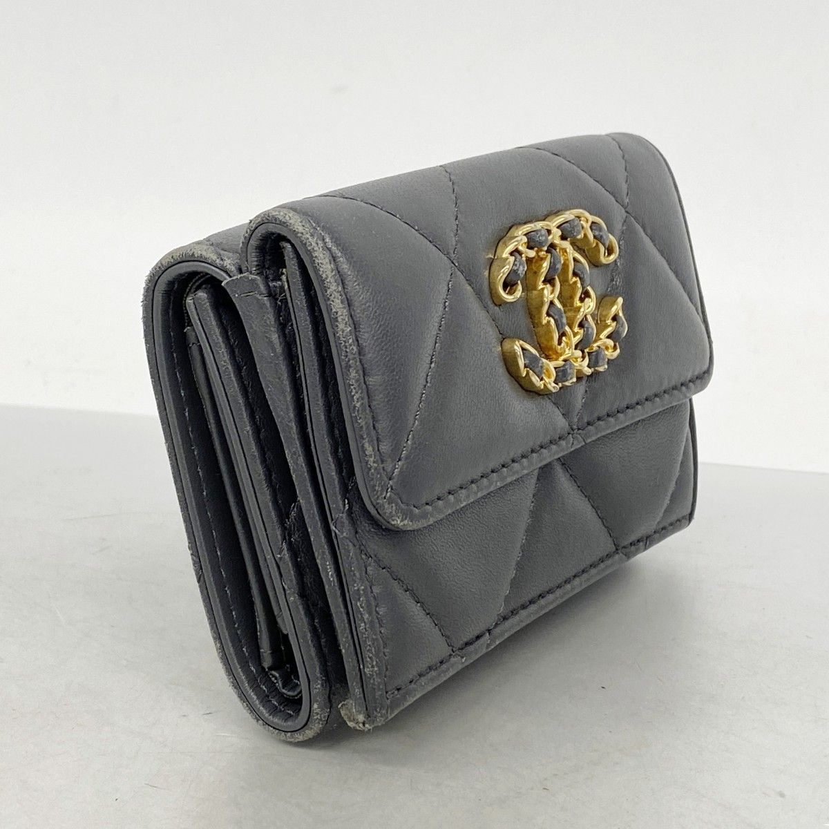 Chanel Trifold Wallet 19 Lambskin Gray Gold — view 2