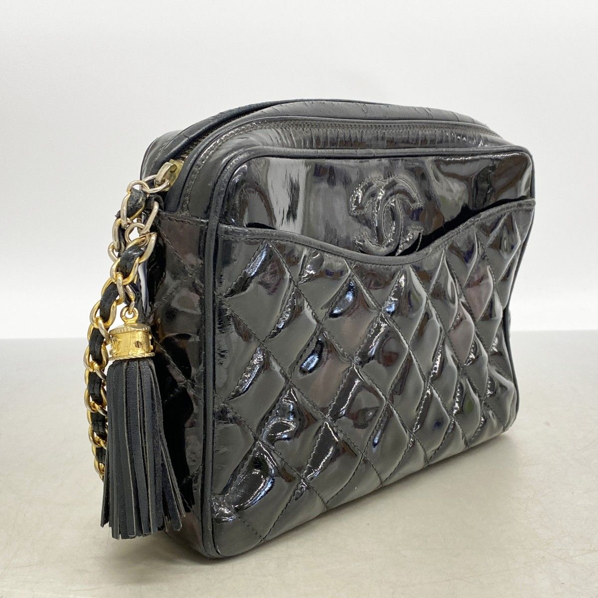 Chanel Shoulder Bag Quilted Patent Leather Black Gold — view 2