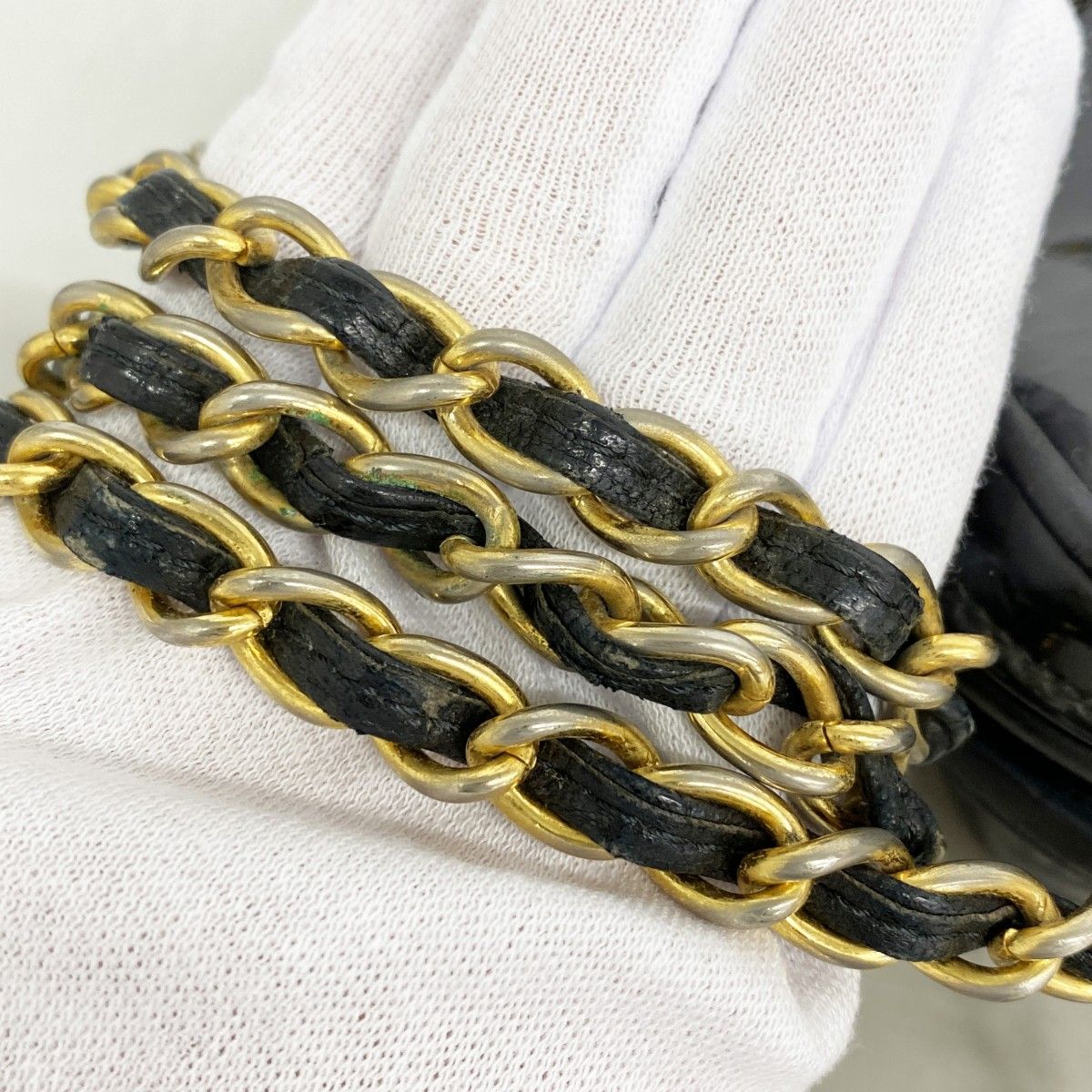 Chanel Shoulder Bag Quilted Patent Leather Black Gold — view 8