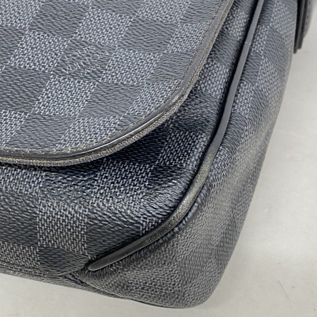 Louis Vuitton Shoulder Bag Damier Graphite District PM Gray — view 8