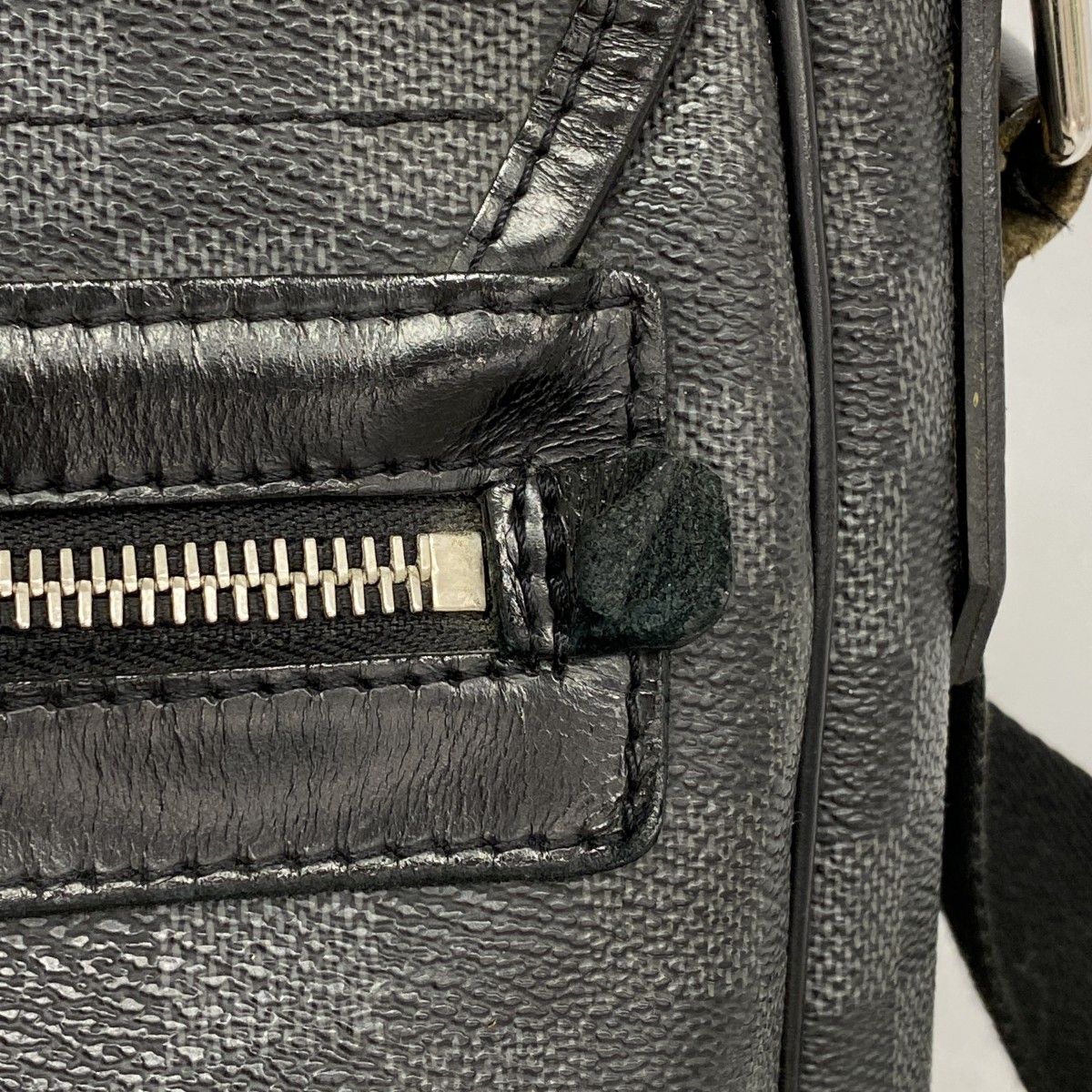 Louis Vuitton Shoulder Bag Damier Graphite Daniel MM Gray Black — view 8