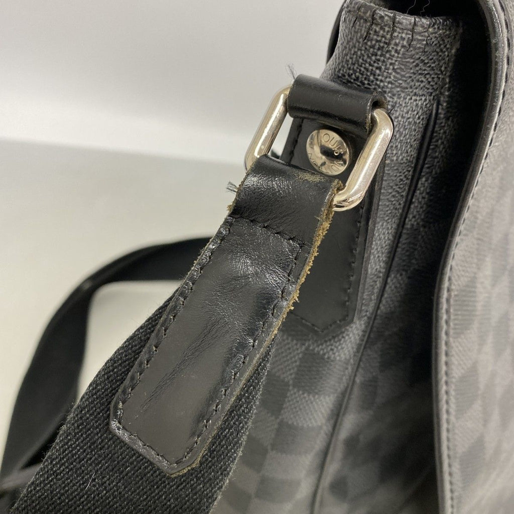 Louis Vuitton Shoulder Bag Damier Graphite Daniel MM Gray Black — view 9